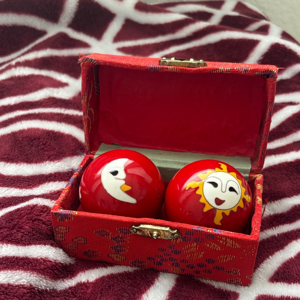 Red Mediating Decorative Balls in Box Sun and Moon
